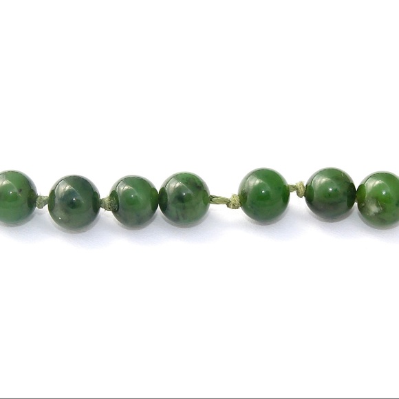 Vintage Knotted Nephrite Jade Bead Necklace 14K Gold Clasp 18.75” Beaded Strand - Picture 5 of 7